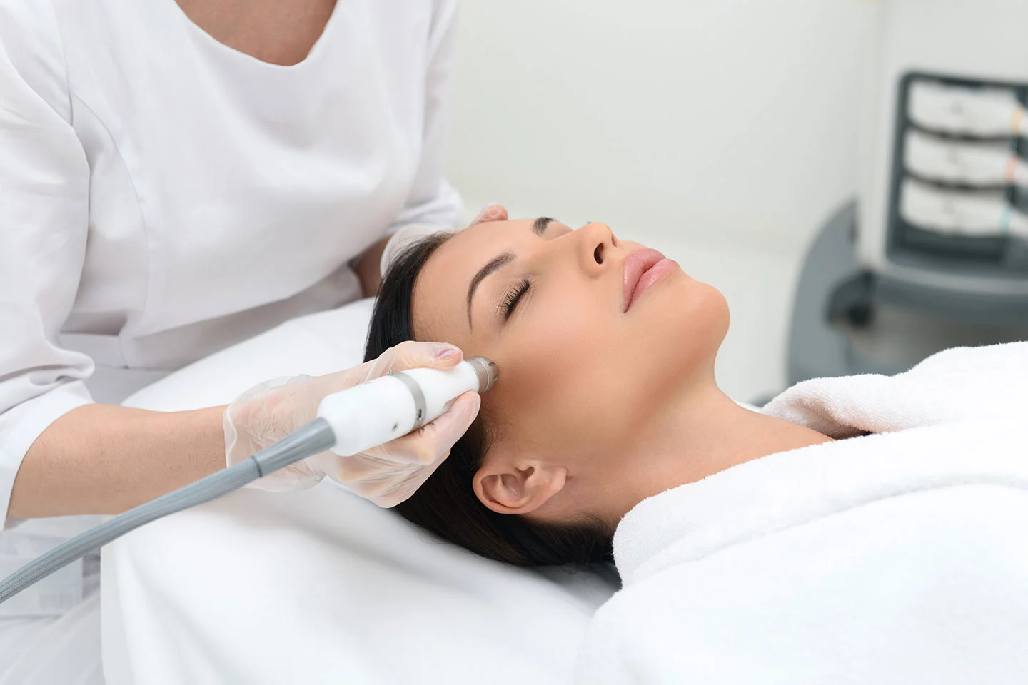 The Role Of Med Spa Practitioners In Age-Defying Treatments